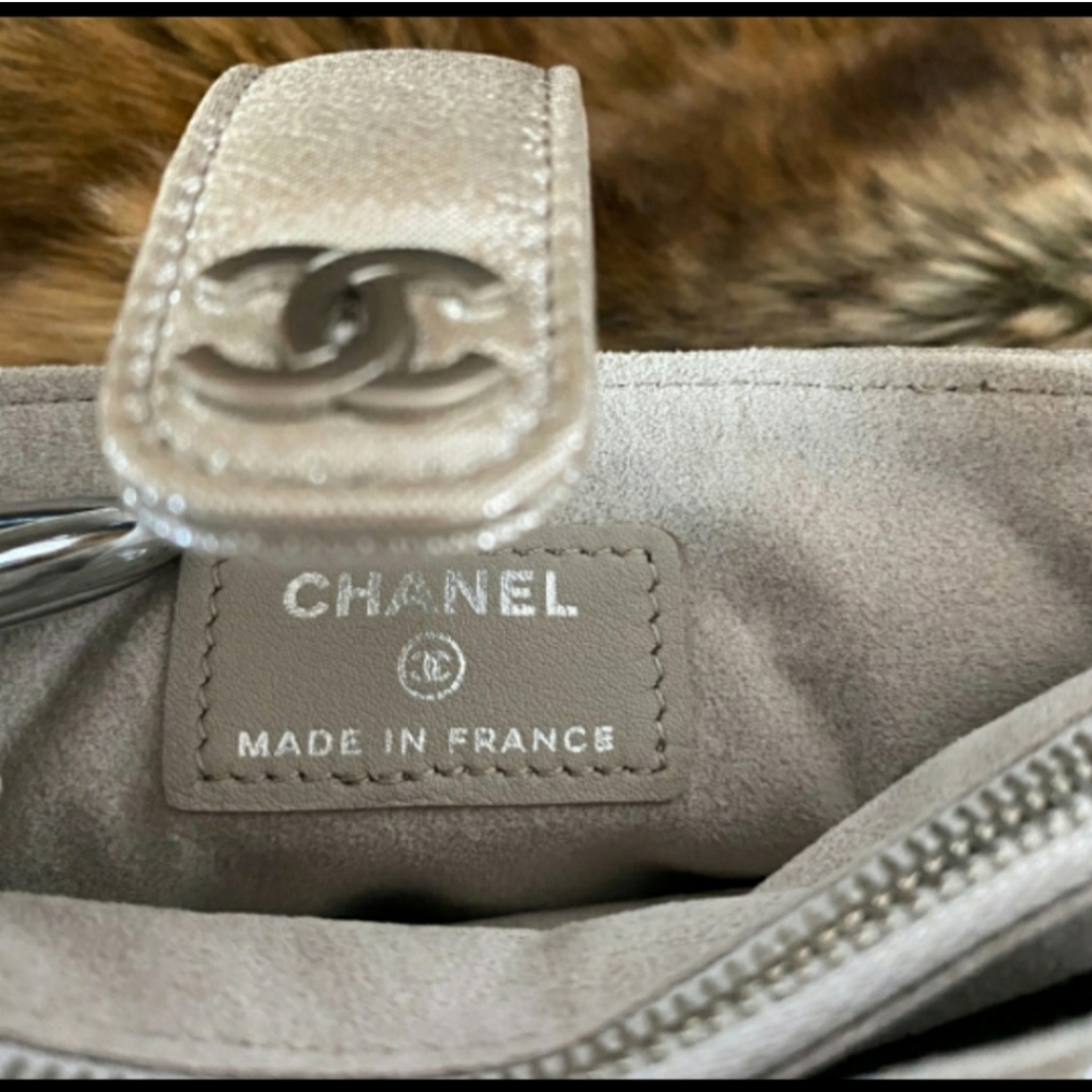 CHANEL shimmer gold mini pochette clutch bag wristlet - Picture 3 of 9